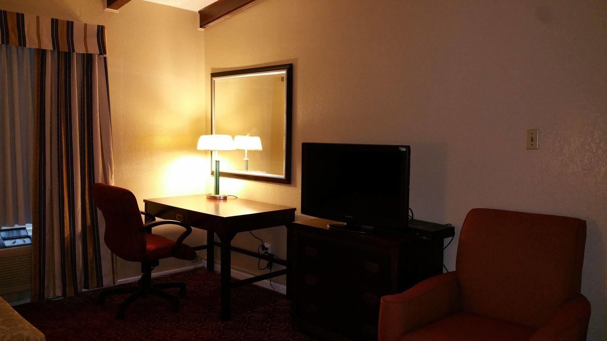 Executive Inn And Suites وكساهاتشي المظهر الخارجي الصورة